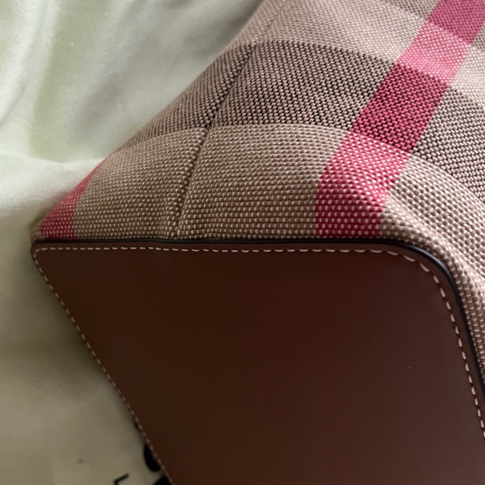 Burberry Beige and Black Checkered Tote - Picture 5 of 9